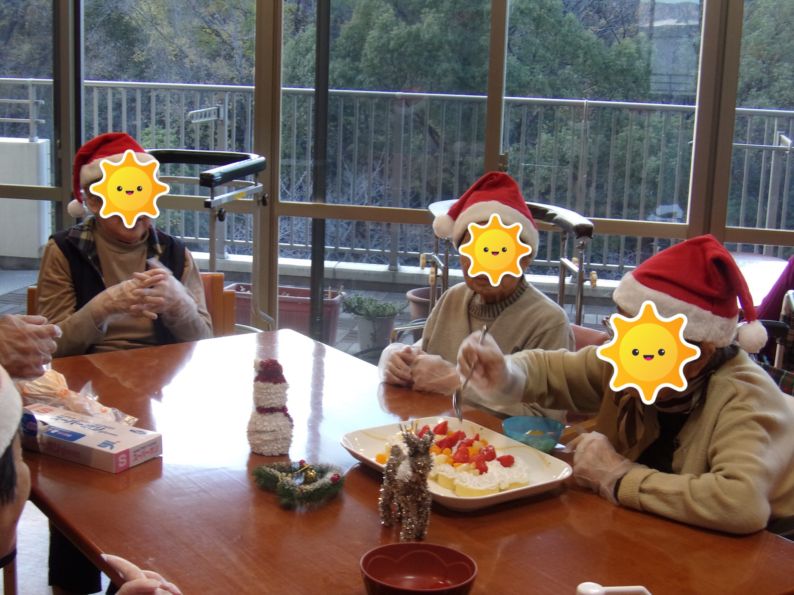 サンタが浜にやってくる♪