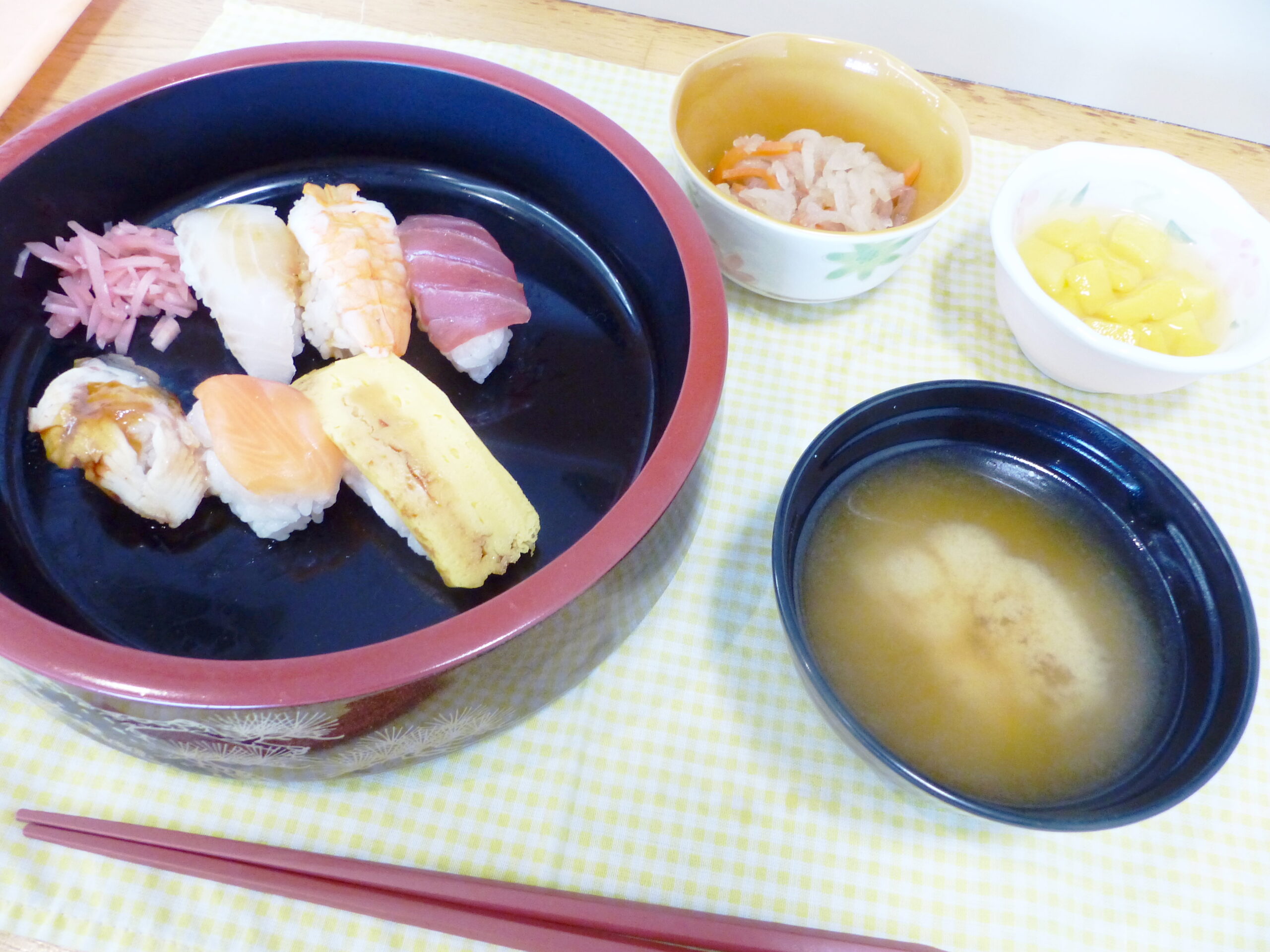 秋の食事・おやつレクのご紹介