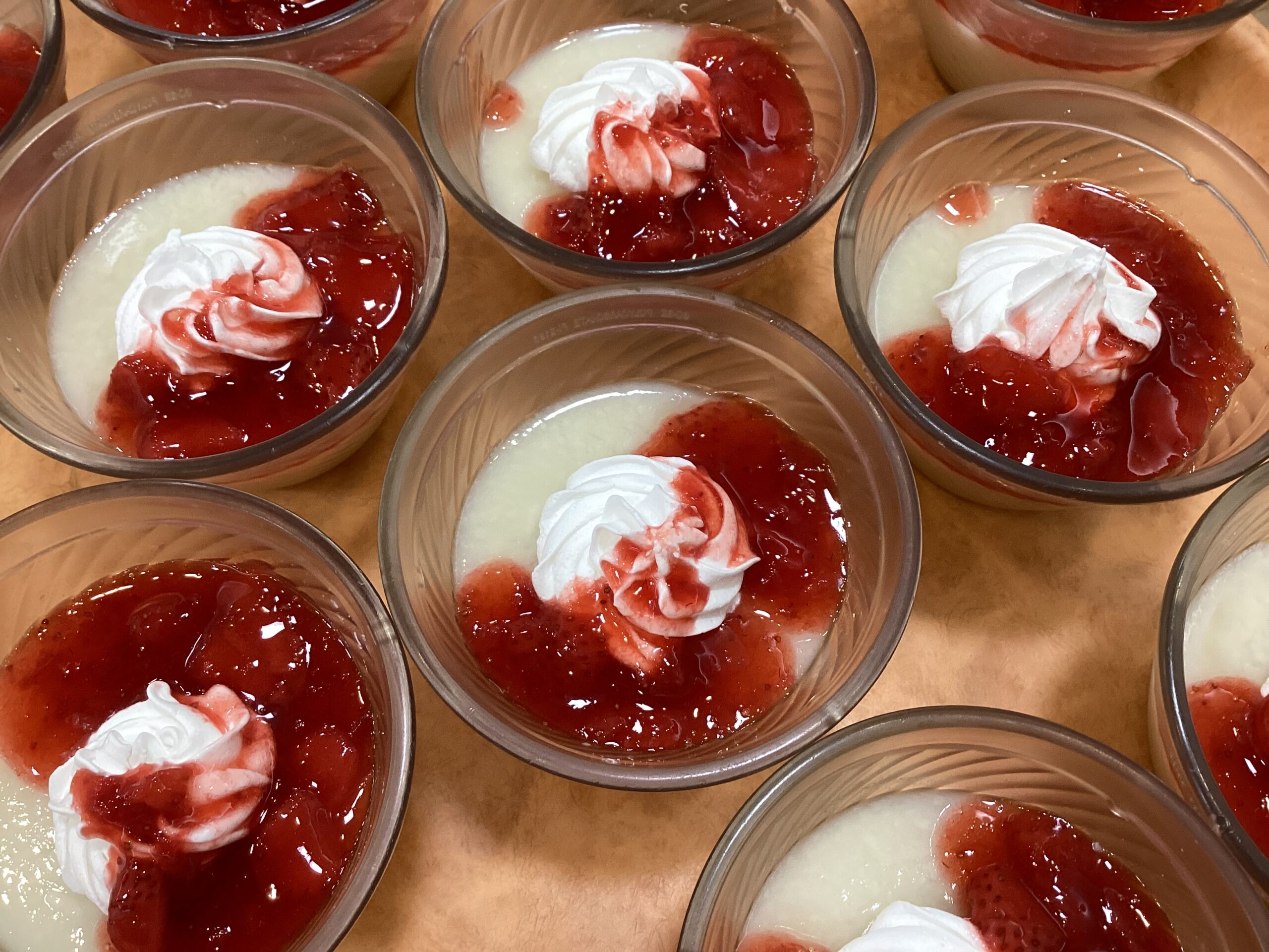 4月おやつレク『いちご甘酒プリン』