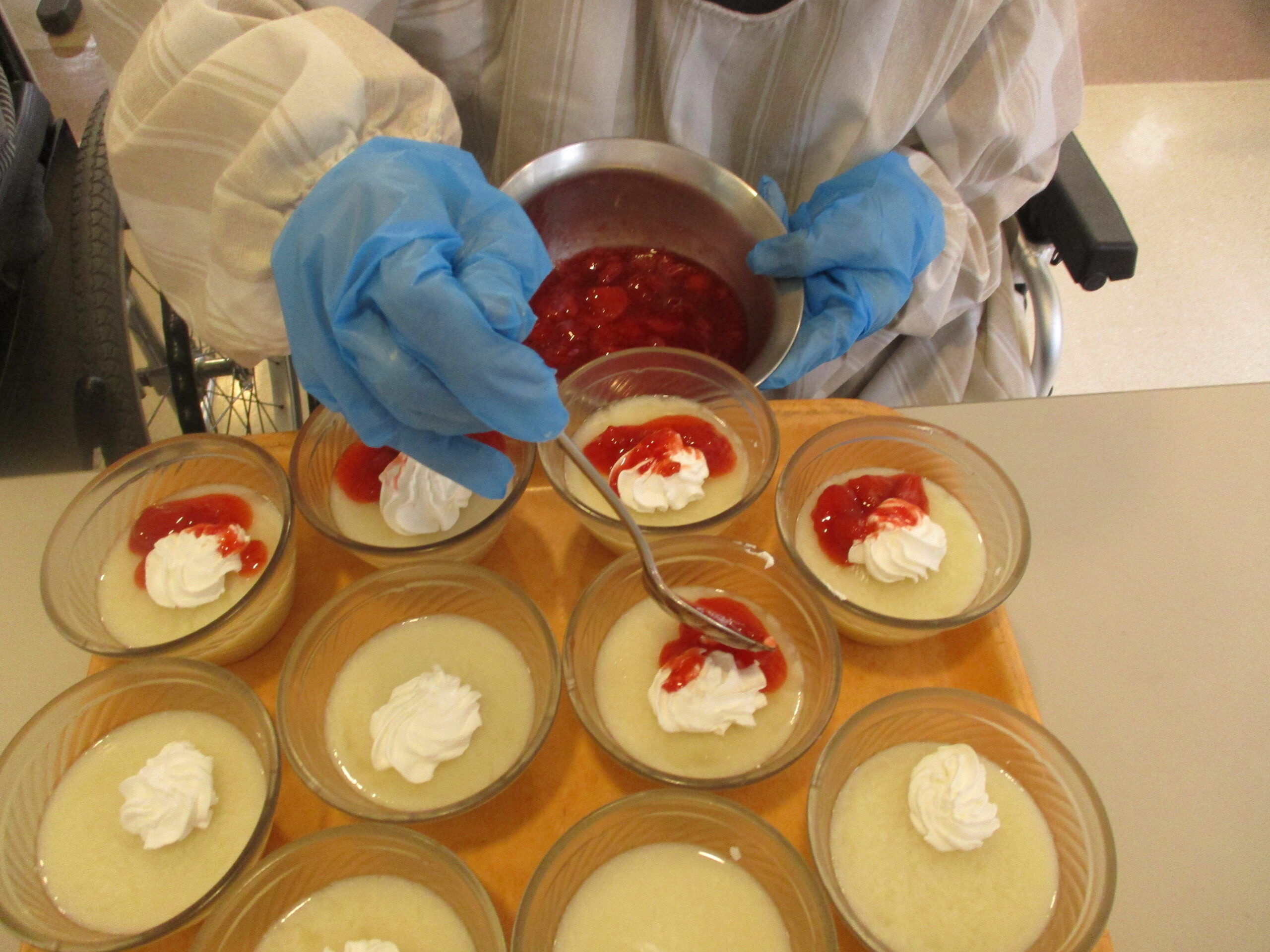 4月おやつレク『いちご甘酒プリン』