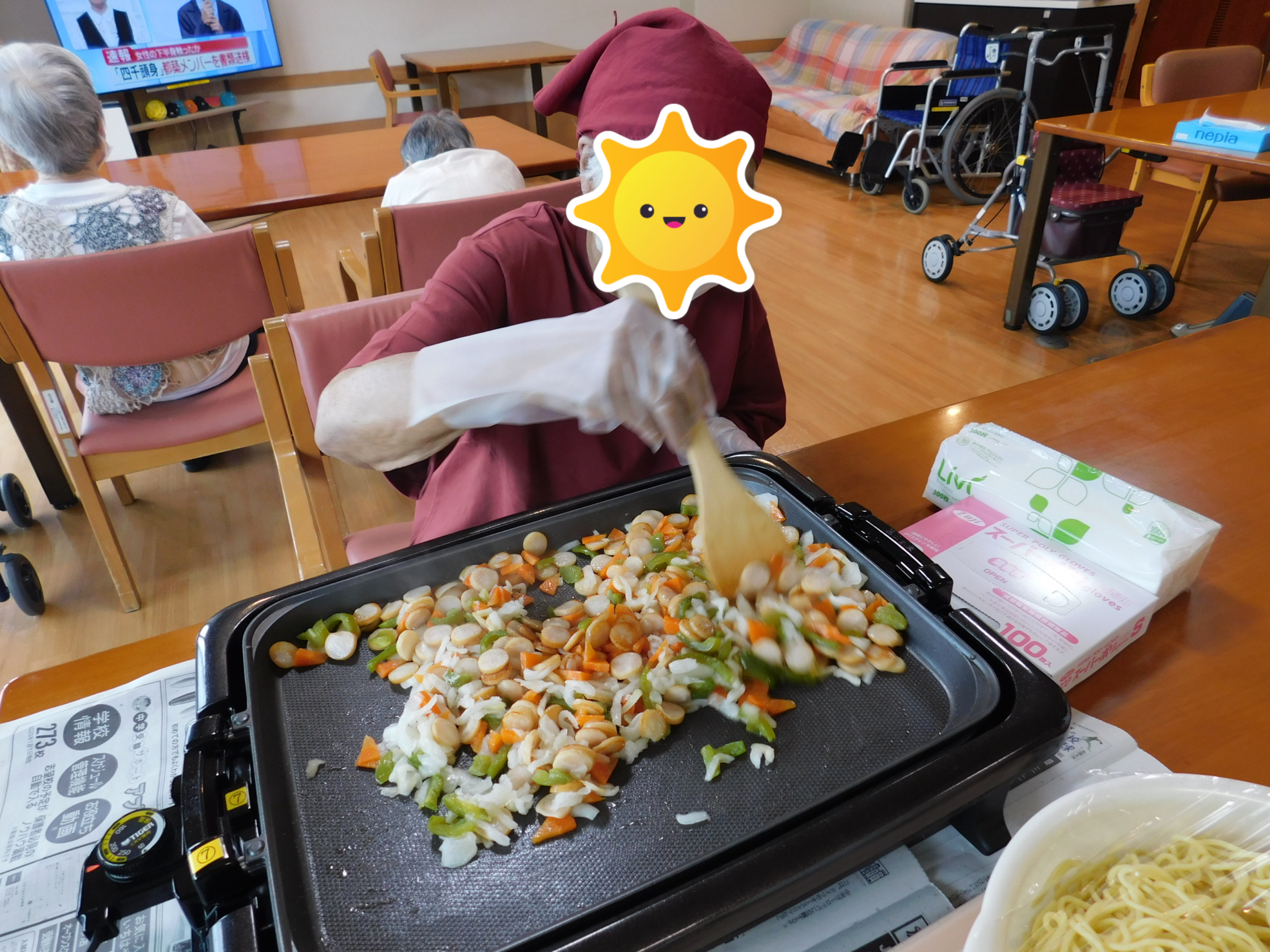 8月 食事レク「焼きそば」