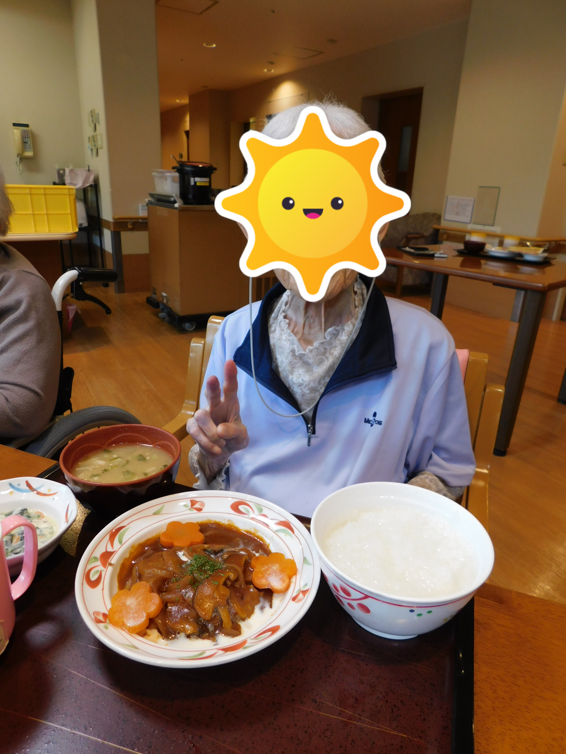 10月　食事レク「きのこの煮込みハンバーグ」